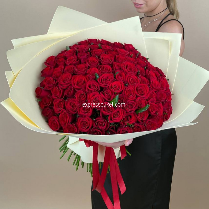 Букет из 101 красной розы Ред Наоми