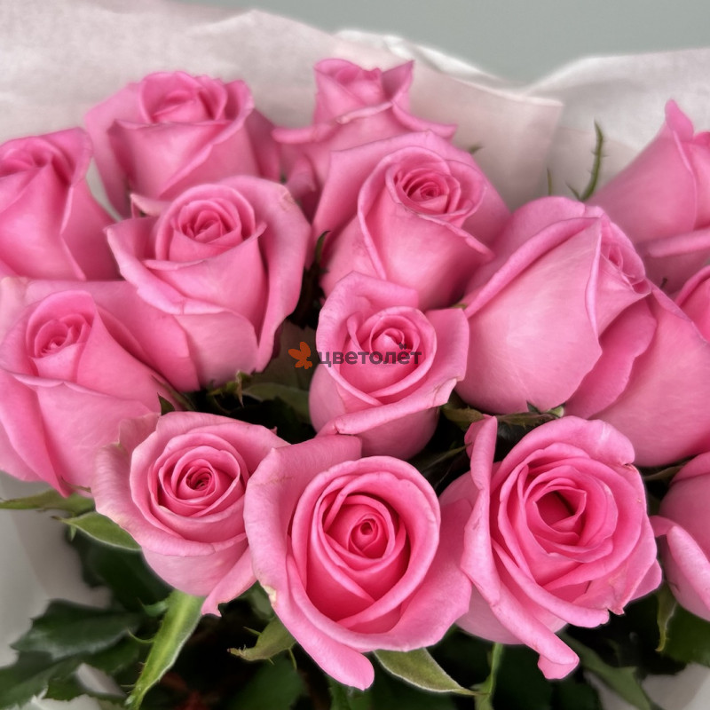 Букет из 15 розовых роз Ревиваль